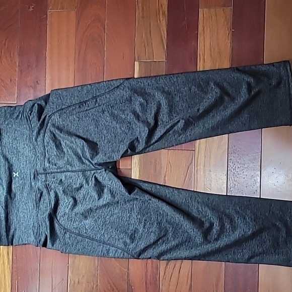 Womens Xersion Capri leggings with pockets size medium - Picture 10 of 14